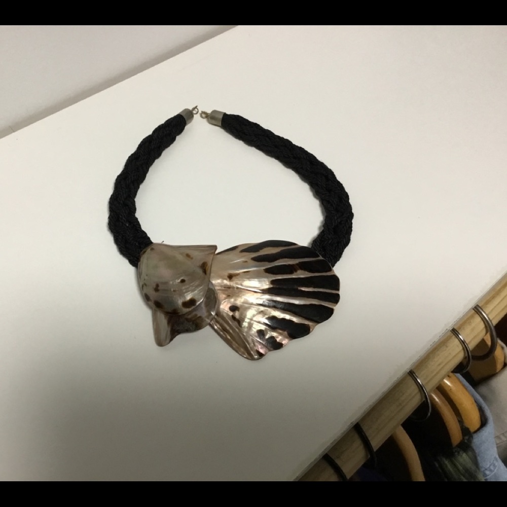 Shells Black & Tan Necklace